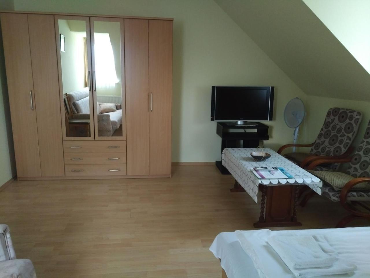 Villa Nova Hévíz Buitenkant foto