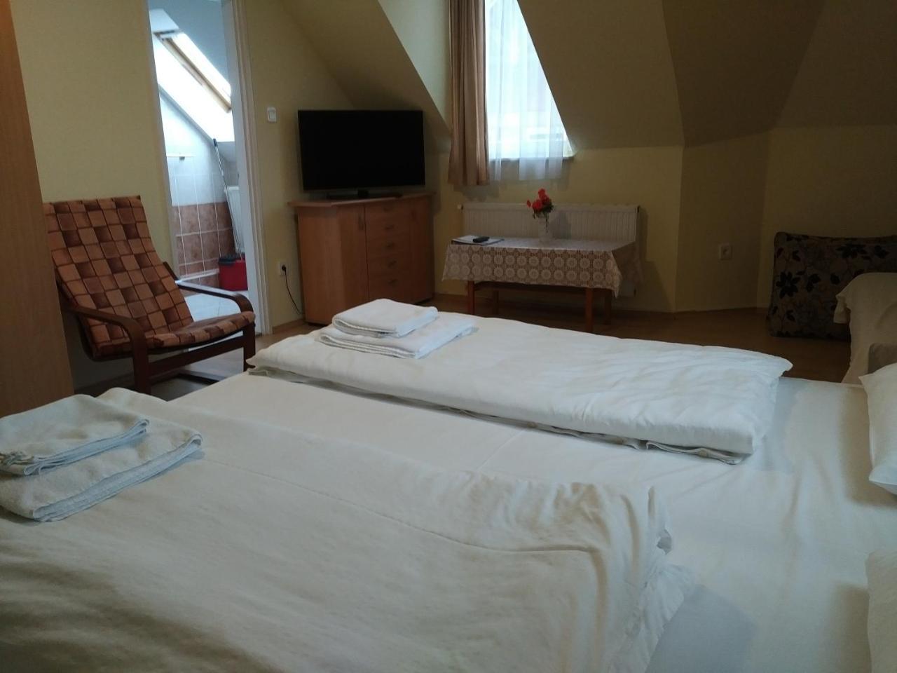 Villa Nova Hévíz Buitenkant foto